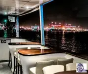 Круизен кораб за продажба
