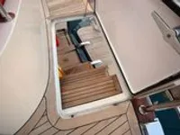 Яхта за продажба