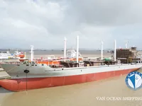 Хладилен кораб за продажба