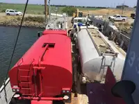 Десантен кораб, танкер за продажба