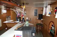 Баржа за продажба