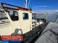 Буксир за продажба