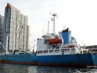 Хладилен кораб за продажба