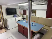 Контейнеровоз за продажба