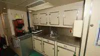 Кораб за превоз на екипаж за продажба