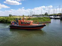 Контейнеровоз за продажба