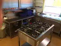 Контейнеровоз за продажба