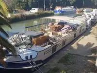 Баржа за продажба