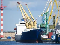Хладилен кораб за продажба
