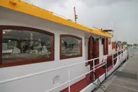 Круизен кораб за продажба
