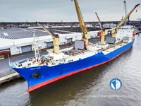 Хладилен кораб за продажба