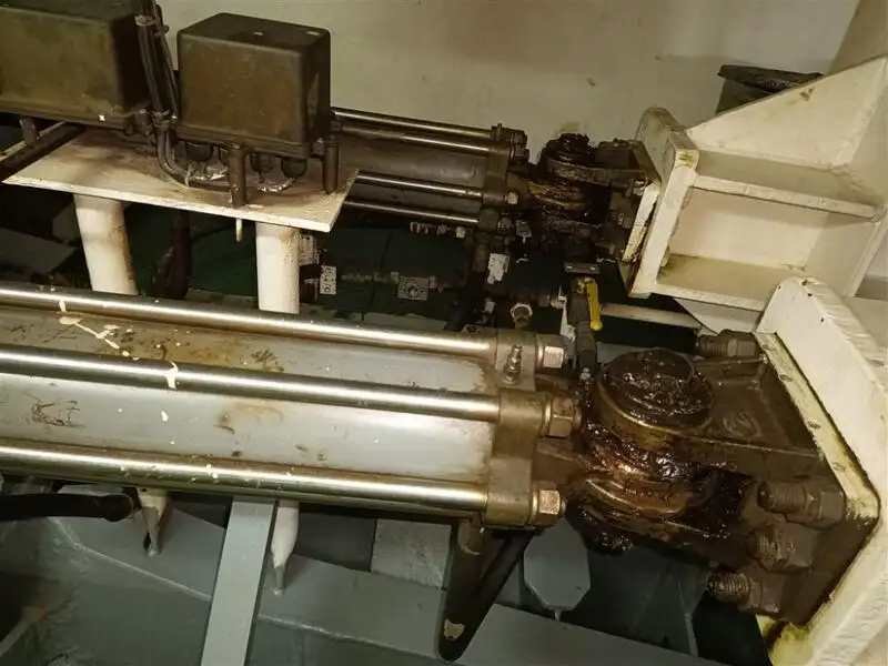 Буксир за продажба
