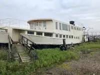 Фериботен кораб за продан
