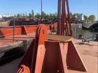 Баржа за продажба
