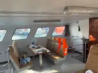 Контейнеровоз за продажба