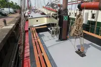 Плавущ хотел за продажба