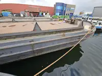 Баржа за продажба