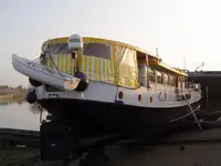 Круизен кораб за продажба