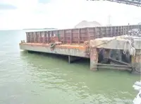 Баржа за продажба