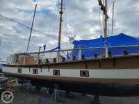 Круизен кораб за продажба