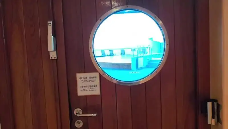 Пътнически кораб за продажба