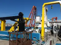 Изследователски кораб за продажба