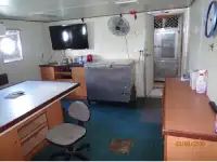 Десантен кораб, танкер за продажба
