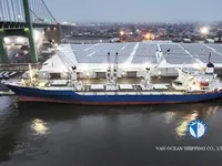 Хладилен кораб за продажба