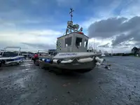 Патрулна лодка за продан