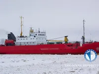Хладилен кораб за продажба
