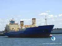 Хладилен кораб за продажба
