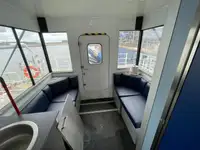 Контейнеровоз за продажба