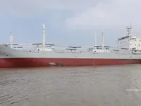 Хладилен кораб за продажба