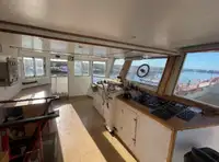 Контейнеровоз за продажба