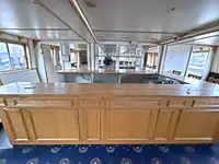 Круизен кораб за продажба
