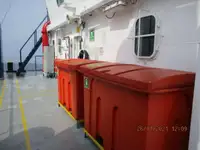 Хладилен кораб за продажба