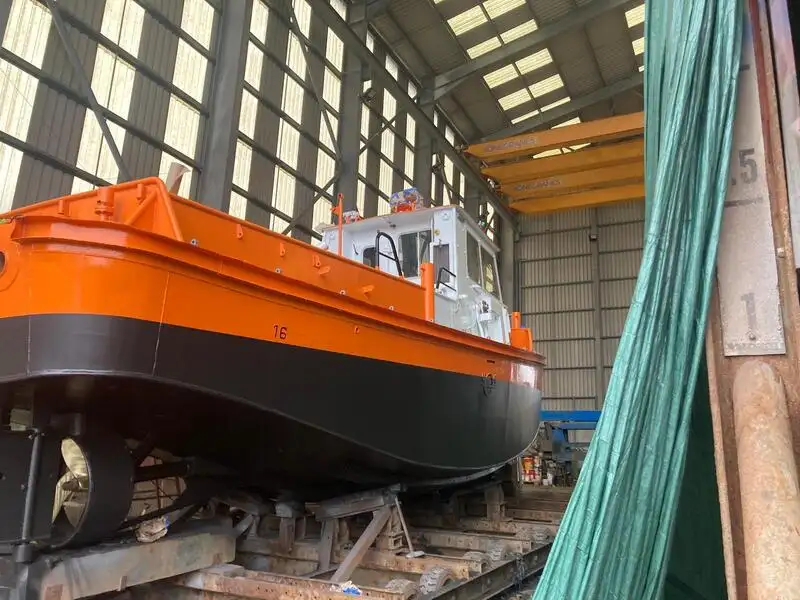 Буксир за продажба