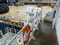 Контейнеровоз за продажба