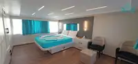Круизен кораб за продажба