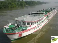 Круизен кораб за продажба