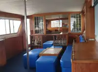 Круизен кораб за продажба