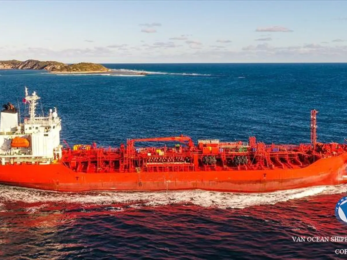 Танкер за нефт/химикали за продажба