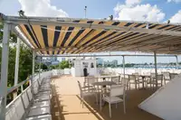 Круизен кораб за продажба