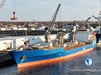 Хладилен кораб за продажба