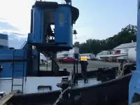 Буксир за продажба