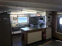 Кораб за проучване за продажба
