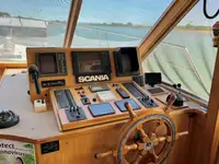 Круизен кораб за продажба