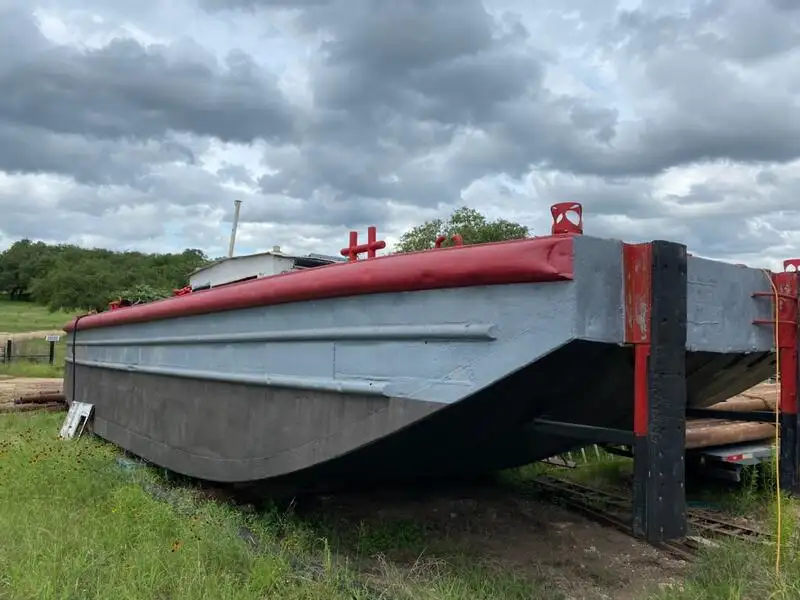 Буксир за продажба