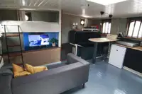 Плавущ хотел за продажба