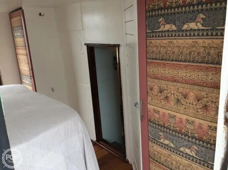 Буксир за продажба